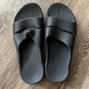 Mens supported flip flop